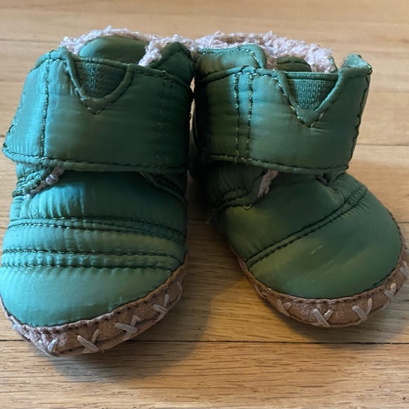 Toms Other - TOMs infant booties size 3 Hunter green nylon exterior soft polyester inside EUC